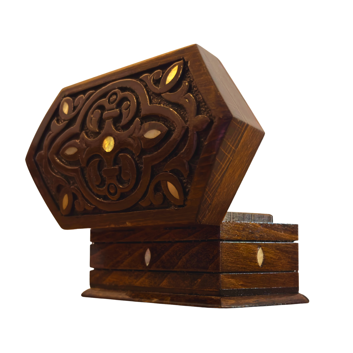 Legacy Carved Box в стильной экспозиции — дамасская шкатулка ручной работы для памятных вещей