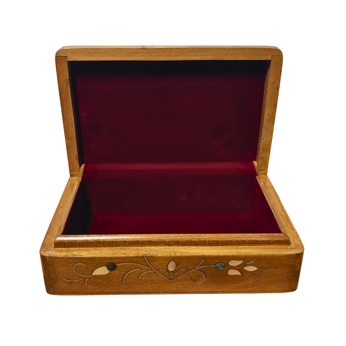 Вид сверху на резную крышку ручной работы шкатулки Arabesque