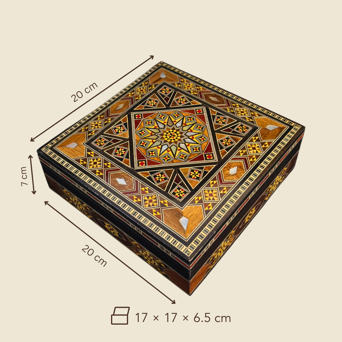 Dimensions of the Oasis Mosaic Box: 20 x 20 x 7 cm outside, 17 x 17 x 6.5 cm inside