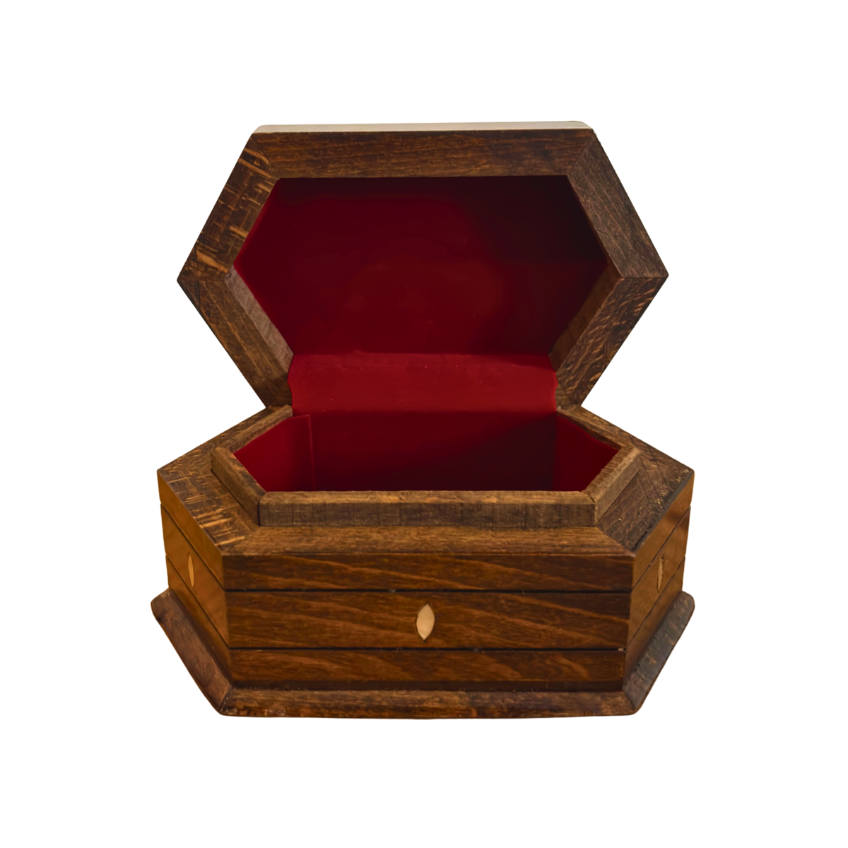 Legacy Carved Box открыта, показывает внутреннюю отделку бордовым бархатом