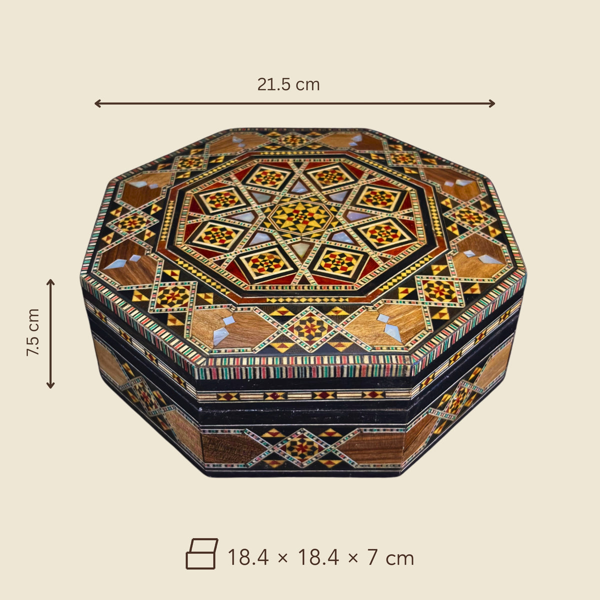 Dimensions of the Palace Mosaic Box: 21.5 x 21.5 x 7.5 cm outside, 18.4 x 18.4 x 7 cm inside