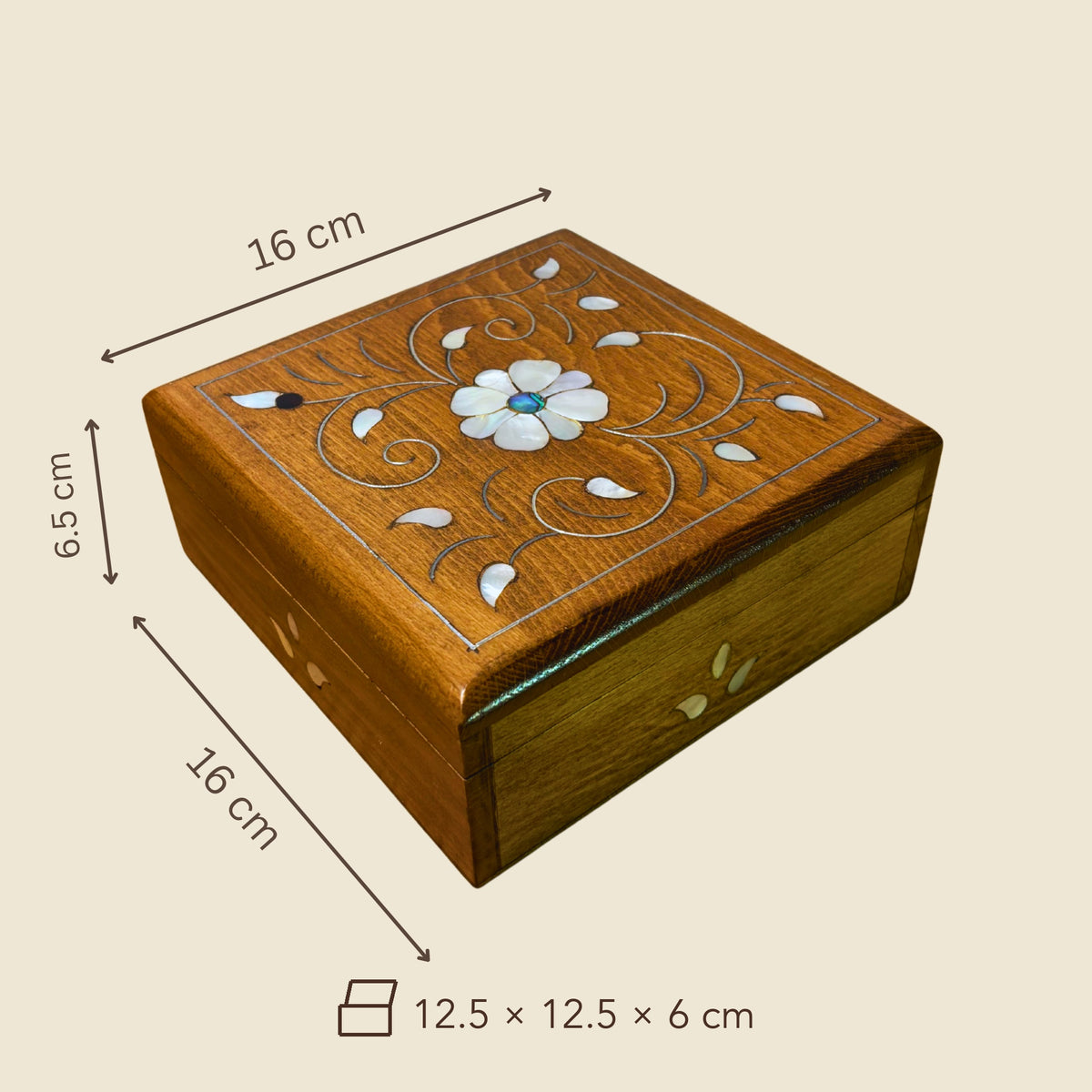 Dimensions of the Noble Mashghal Box: 16 x 16 x 6.5 cm outside, 12.5 x 12.5 x 6 cm inside