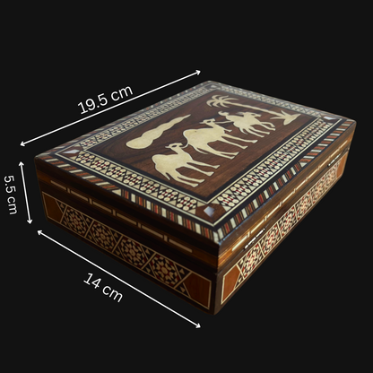 Caixa Damasquina Vintage Anos 70 – Desenho de Camelos Artesanal