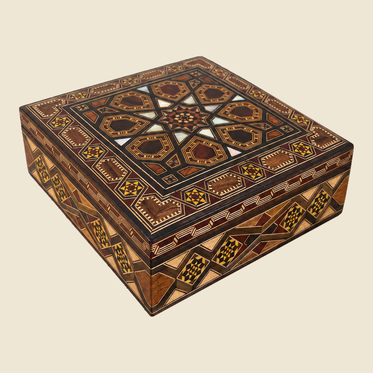 Venerable Mosaic Box, closed, side view