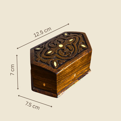 Boîte en Hêtre Sculptée à la Main – Nacre & Velours, Design Oriental Intemporel