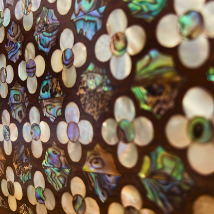 Jouri – Clutch Damascena di Lusso con Madreperla Floreale & Catena di Perle