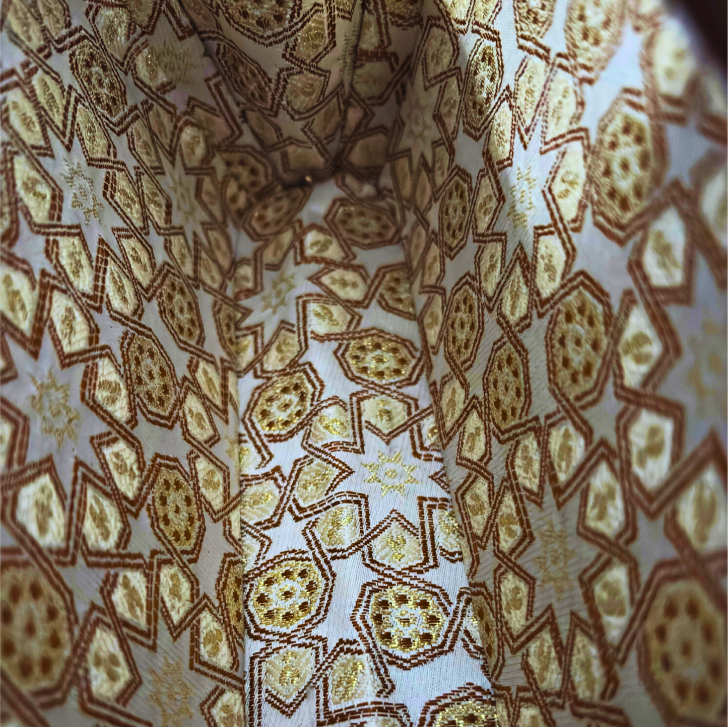 Zenobia – Bolso Clutch Damasquino de Lujo con Incrustaciones de Nácar y Forro de Brocado