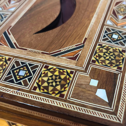 Elegante Caixa de Lenços Damasquina em Madeira – Madrepérola & Interior em Veludo