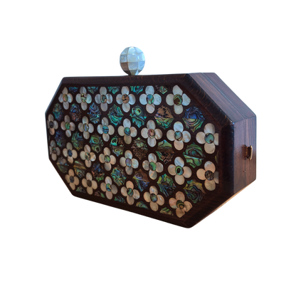 Jouri – Clutch Damascena di Lusso con Madreperla Floreale & Catena di Perle