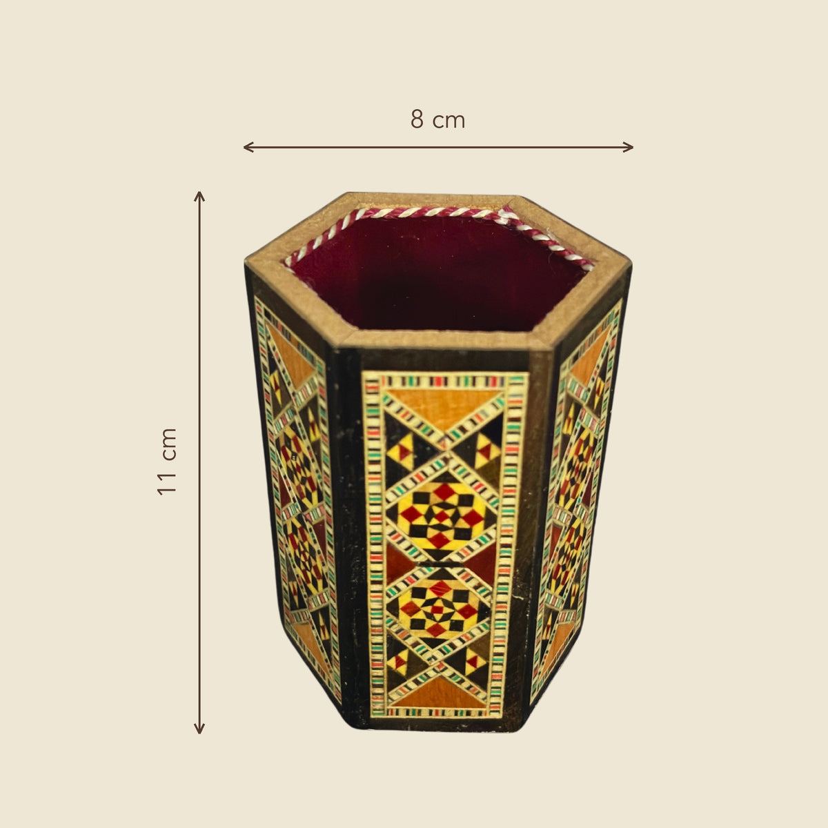 Poet's Pen Holder dimensions: 8 x 7 x 11 cm