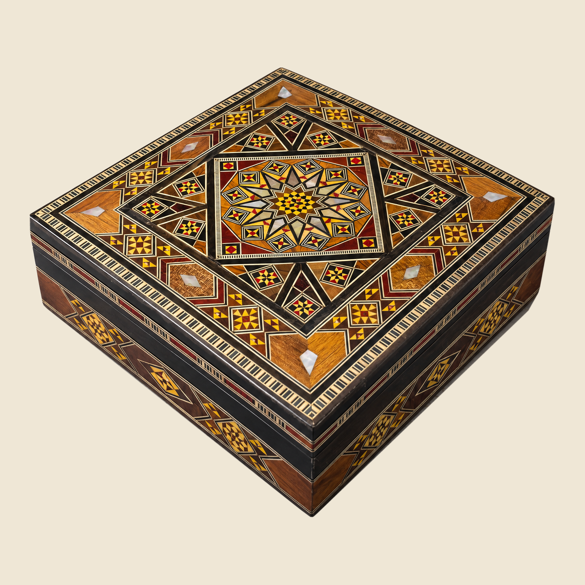 Oasis Mosaic Box, closed, side view