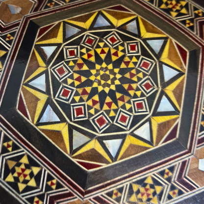 Caixa Artesanal em Mosaico Damasceno – Madrepérola e Veludo