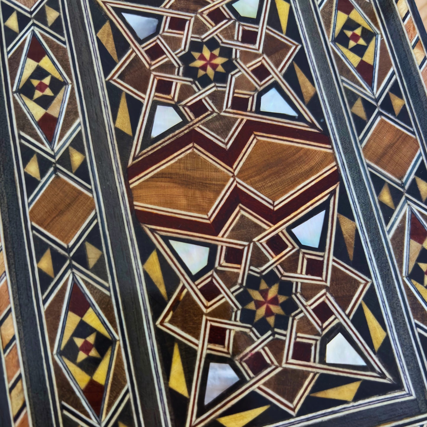 Luxury Damascene Mosaic Handbag – Handcrafted with Mother of Pearl & Velvet Elegance