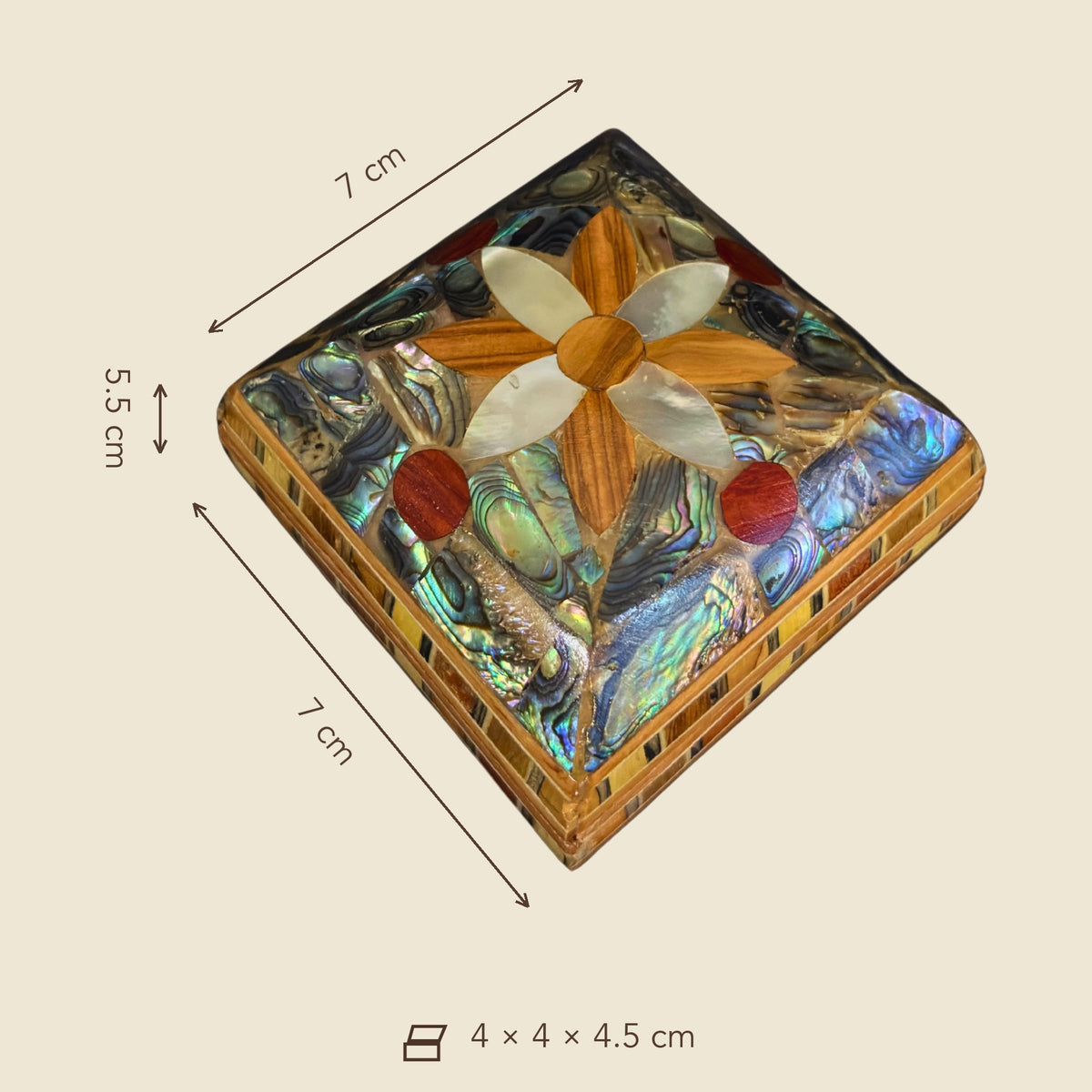 Treasure Mu'ashak box dimensions, outside 7 by 7 by 5.5 cm, inside 4 by 4 by 4.5 cm