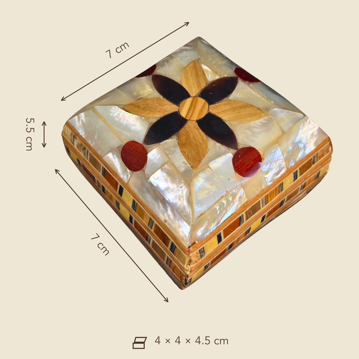 Keepsake Mu'ashak box dimensions, outside 7 by 7 by 5.5 cm, inside 4 by 4 by 4.5 cm