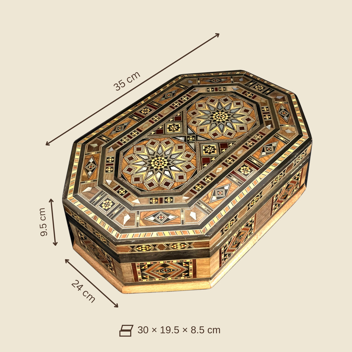 Dimensions of the Resplendent Mosaic Box: 35 x 24 x 9.5 cm outside, 30 x 19.5 x 8.5 cm inside