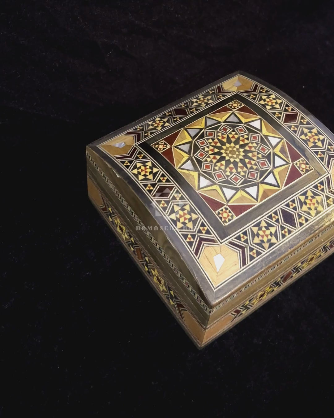 Serene Mosaic Box video: the closed box, a close-up of the inlay and the open box