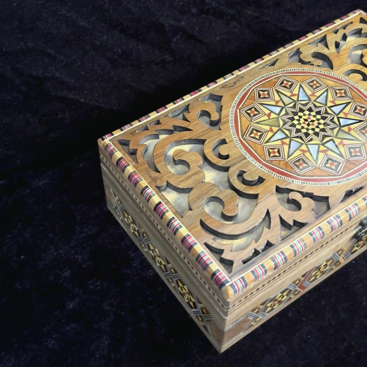 Sun Mosaic Box video: the closed box, a close-up of the inlay and the open box
