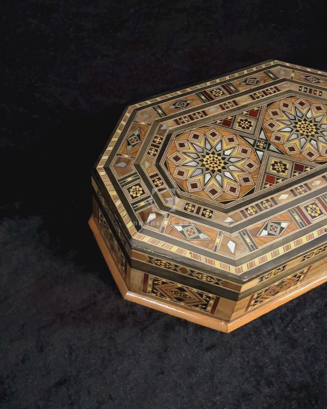 Video of the Resplendent Mosaic Box: closed, a close-up of the lid, and open