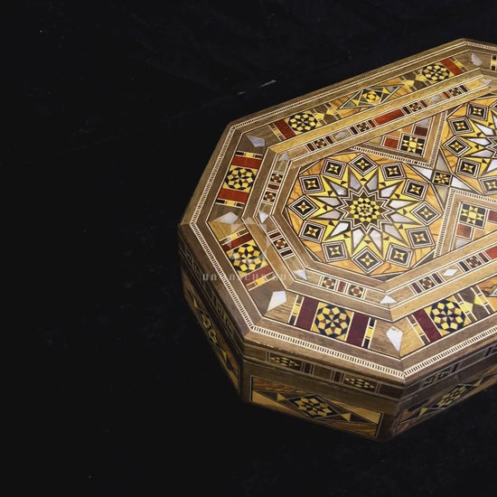 Artisan Mosaic Box video: the closed box, a close-up of the inlay and the open box