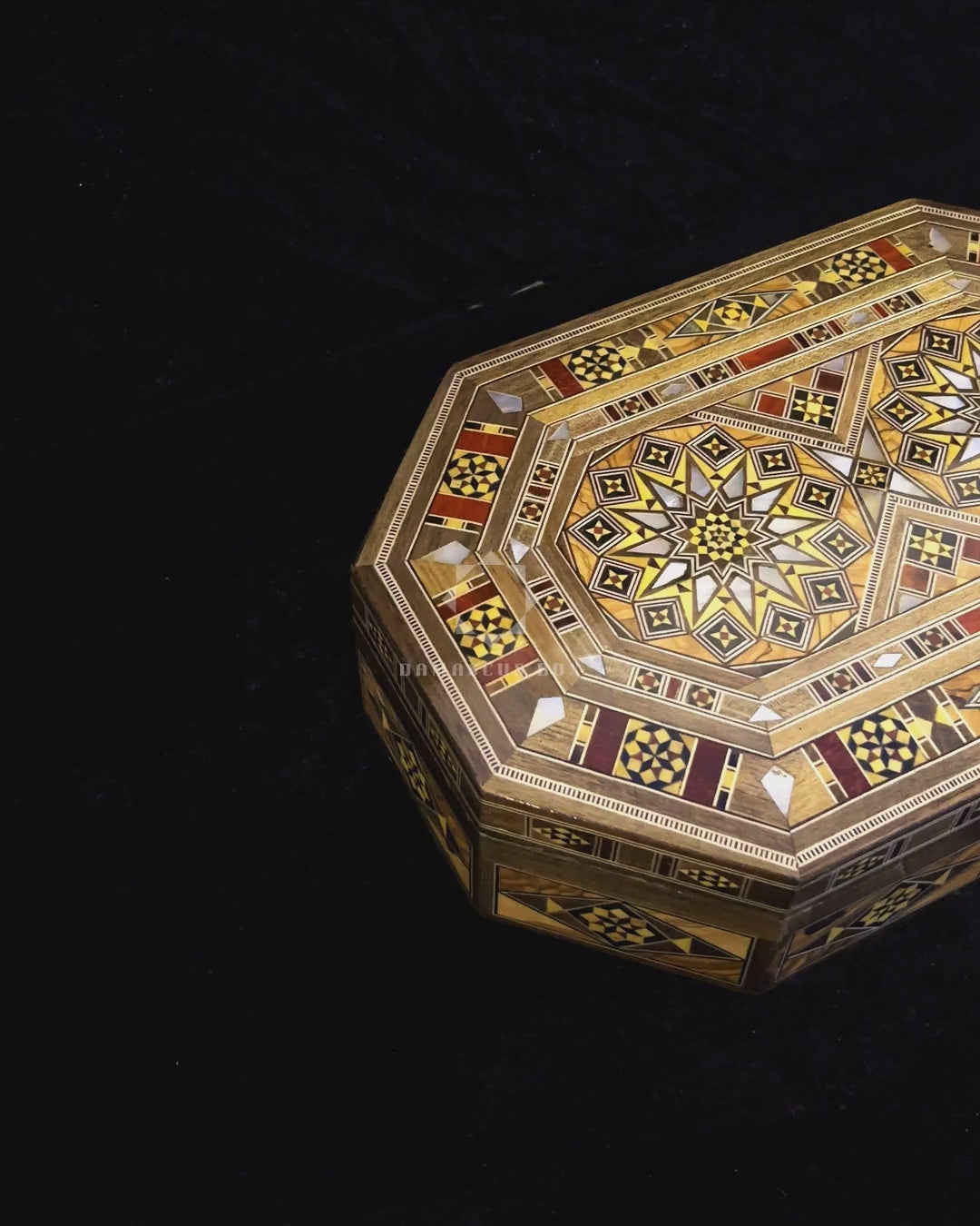 Artisan Mosaic Box video: the closed box, a close-up of the inlay and the open box