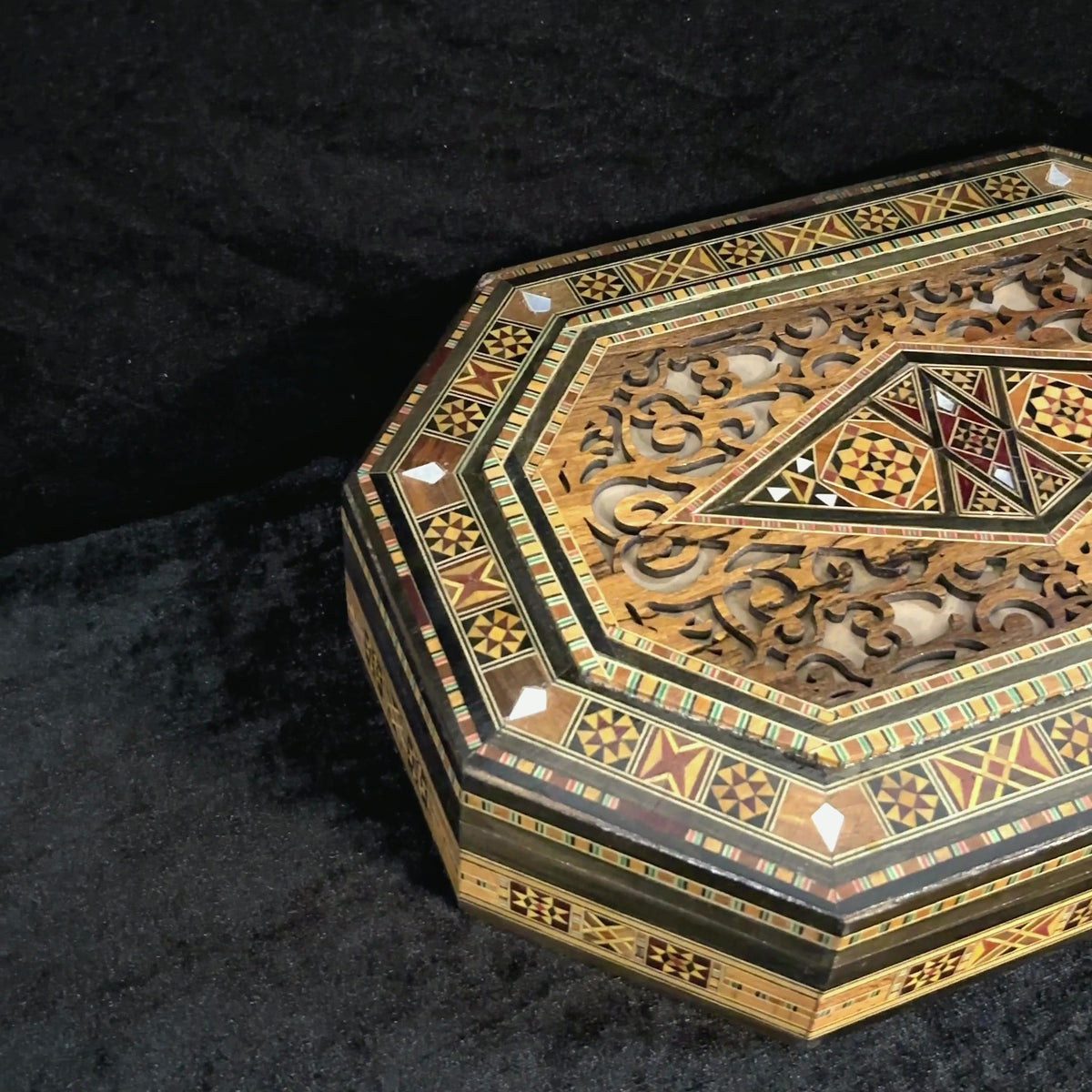 Video of the Sovereign Mosaic Box: closed, a close-up of the lid, and open