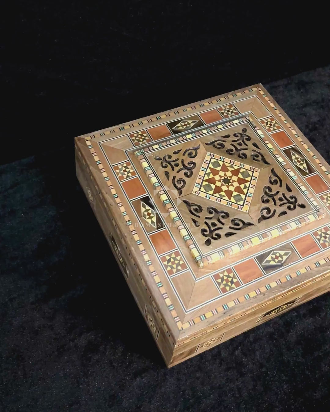 Video of the Graceful Mosaic Box: closed, a close-up of the lid, and open