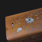 Arabesque Mashghal Box video: the closed box, a close-up of the inlay and the open box