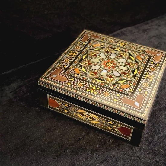 Tranquil Mosaic Box video: the closed box, a close-up of the inlay and the open box