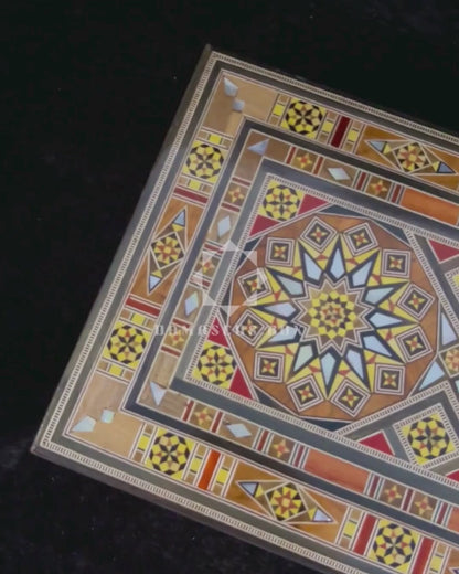 Scatola in Mosaico Artigianale di Damasco – Arte Tradizionale & Velluto