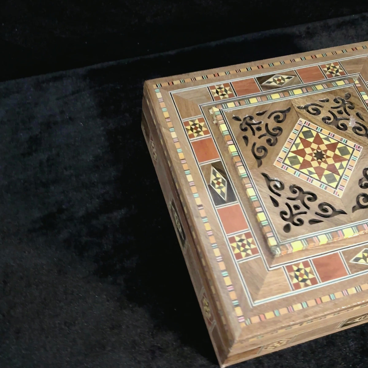 Video of the Lantern Mosaic Box: closed, a close-up of the lid, and open