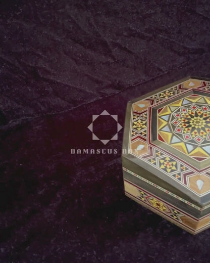 Caixa Artesanal em Mosaico Damasceno – Madrepérola e Veludo