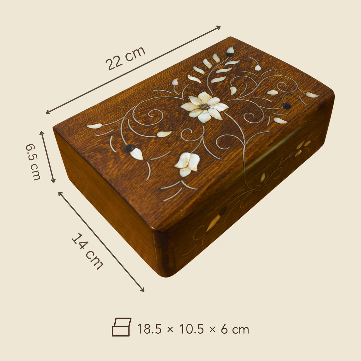 Dimensions of the Imperial Mashghal Box: 22 x 14 x 6.5 cm outside, 18.5 x 10.5 x 6 cm inside