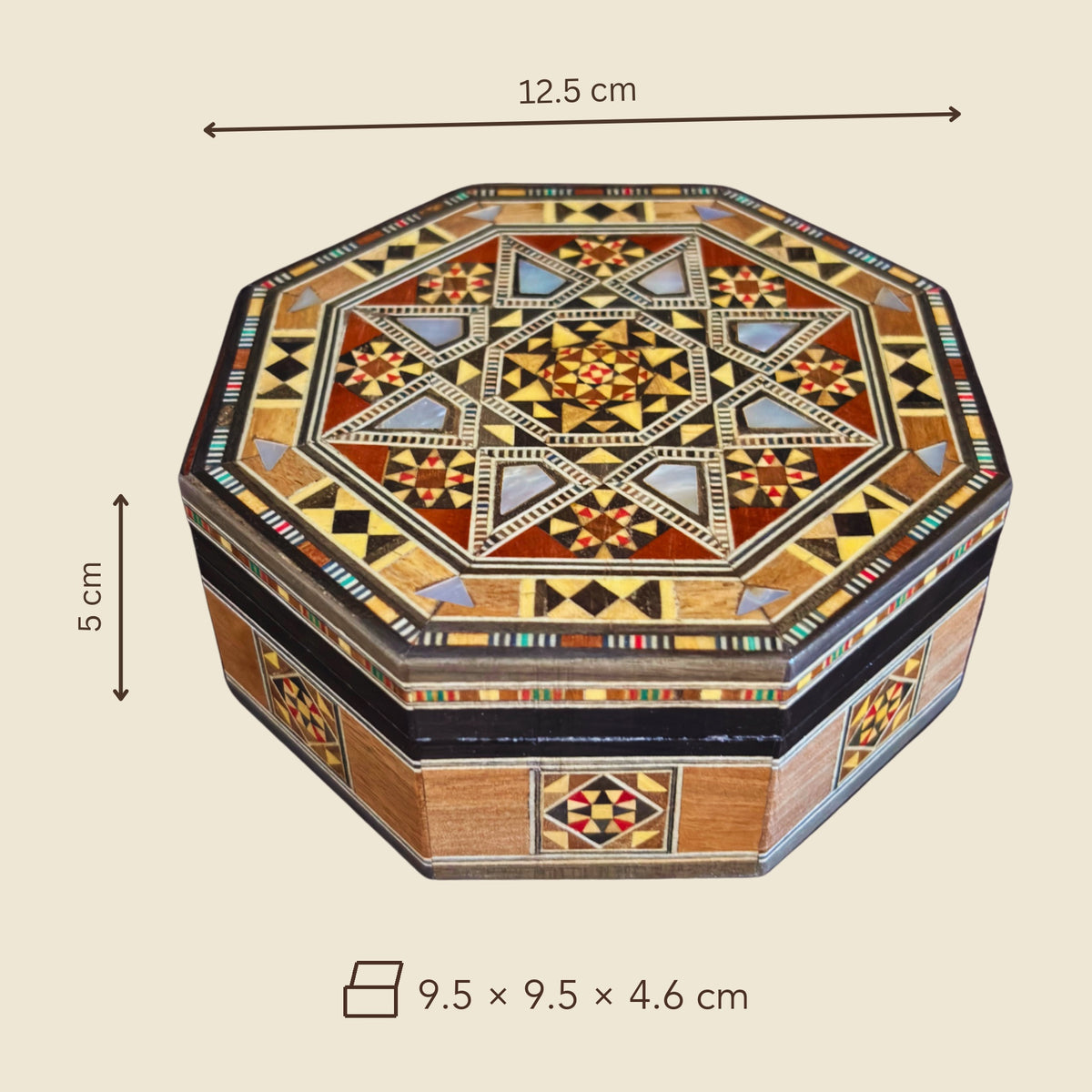Dimensions of the Star Mosaic Box: 12.5 x 12.5 x 5 cm outside, 9.5 x 9.5 x 4.6 cm inside